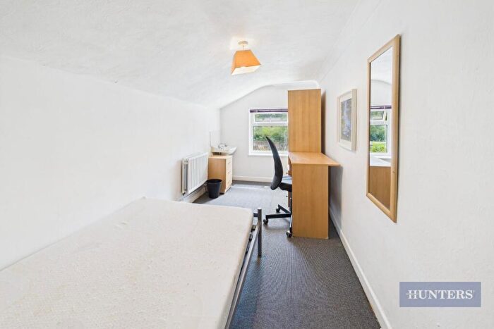 5 Bedroom Semi-Detached House To Rent In Osborne Road North - Student Property, SO17