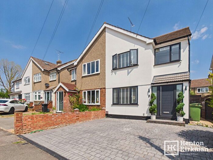 3 Bedroom Semi-Detached House For Sale In Passingham Close, Billericay, CM11