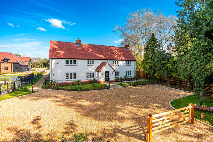 5 Bedroom Detached House For Sale In The Green, Owlswick, Buckinghamshire, HP27