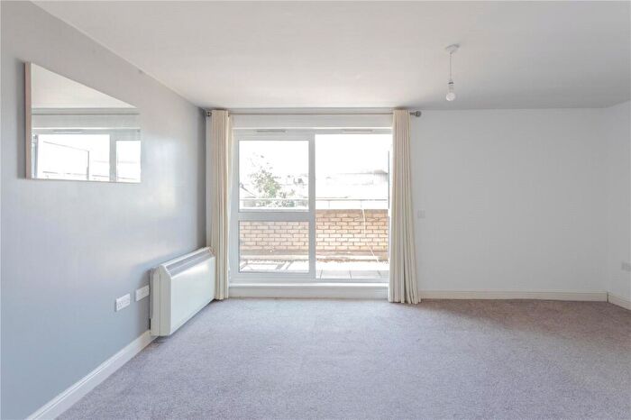 1 Bedroom Apartment For Sale In Gean Court, Cline Road, London, N11