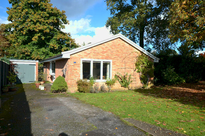 2 Bedroom Detached Bungalow For Sale In Plantation Way, Whitehill, Hampshire, GU35