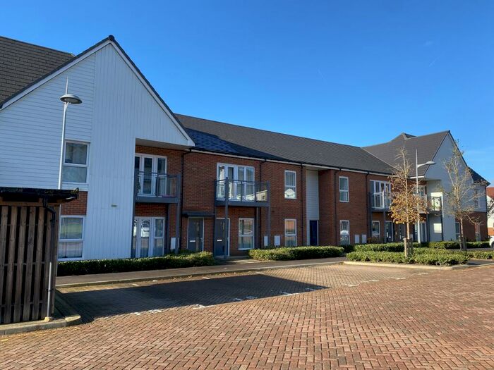 1 Bedroom Apartment To Rent In Pondtail Avenue, Faygate, Horsham, RH12