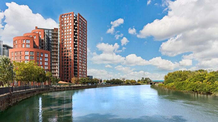 1 Bedroom Flat To Rent In Silvocea Way, London, E14