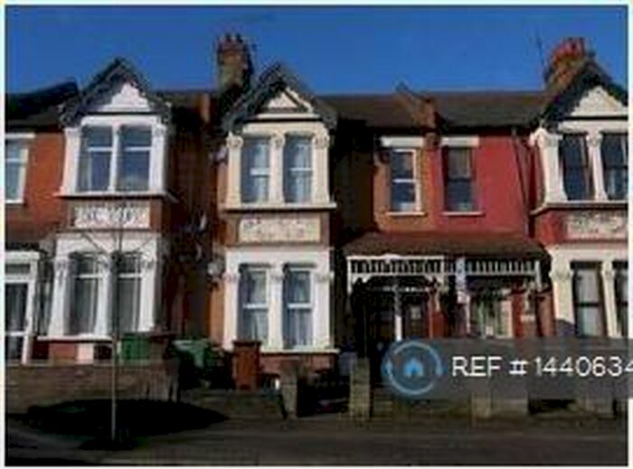 1 Bedroom Flat To Rent In Winchester Road, London, E4