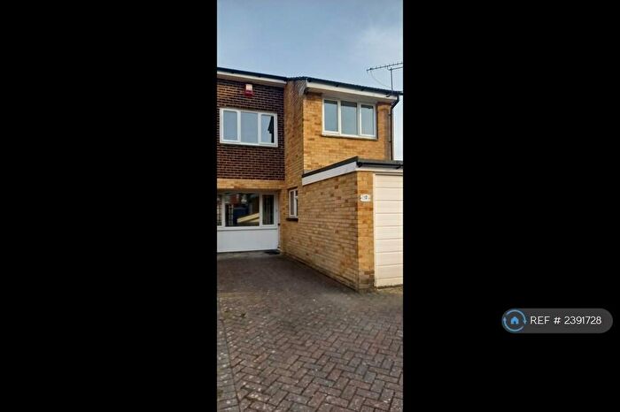 3 Bedroom Semi-Detached House To Rent In Place Crescent, Waterlooville, PO7