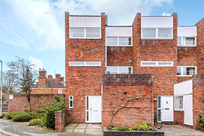 4 Bedroom End Of Terrace House To Rent In St. Marks Court, Cambridge, CB3
