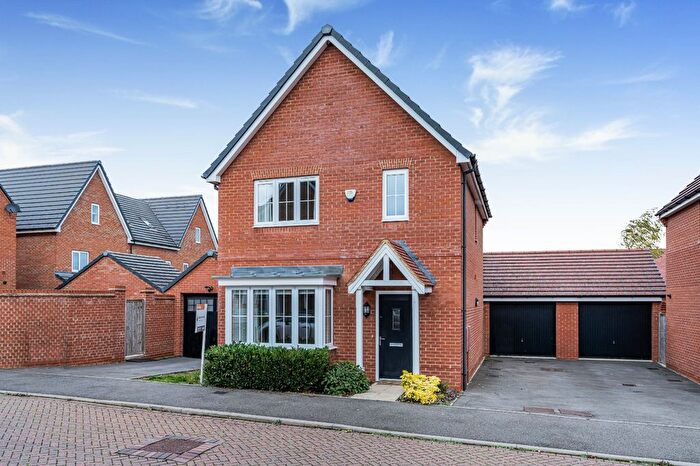 3 Bedroom Detached House For Sale In Drovers Crescent, Thame, Oxfordshire, OX9
