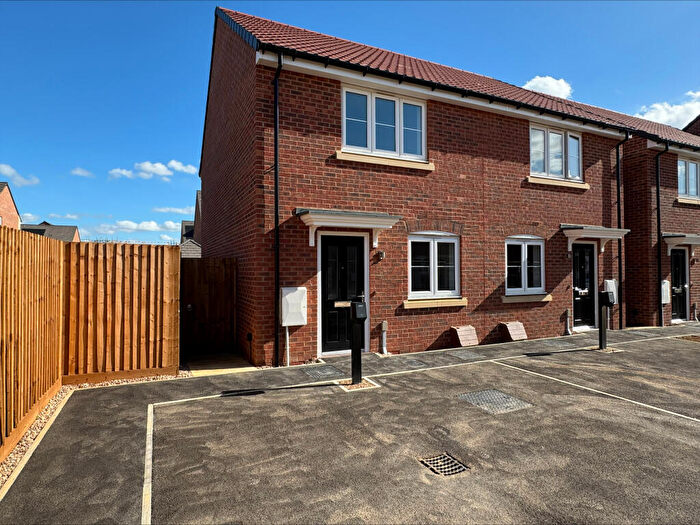 2 Bedroom House To Rent In Stowe Street, Grantham, NG31