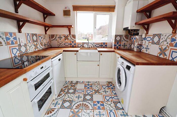 2 Bedroom Flat To Rent In Campernell Close, Brightlingsea, CO7