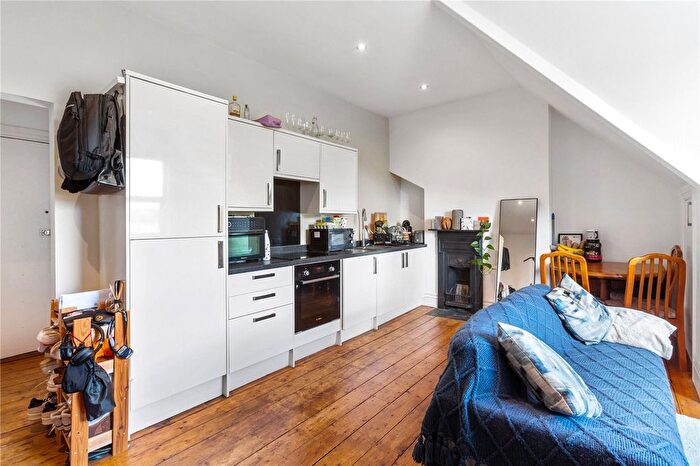 1 Bedroom Flat To Rent In Streatham High Road, London, SW16