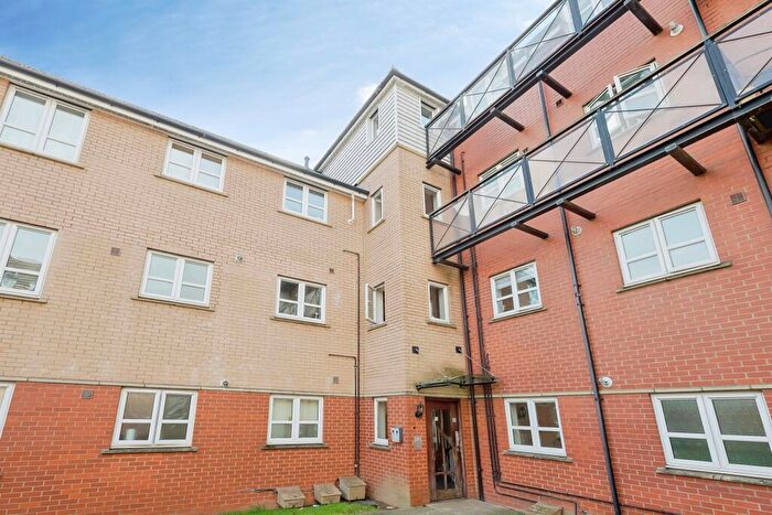 2 Bedroom Flat For Sale In River View, Northampton, NN4