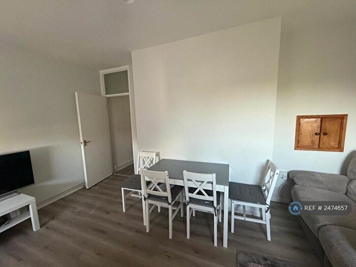 2 Bedroom Flat To Rent In Tayler Court, London, NW8