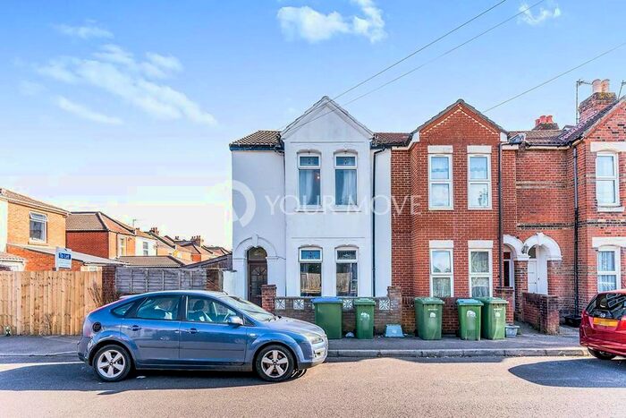 5 Bedroom Detached House To Rent In Livingstone Road, Southampton, Hampshire, SO14