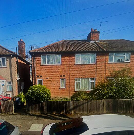 4 Bedroom Terraced House To Rent In Gaysham Avenue, Ilford, IG2
