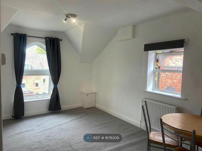 1 Bedroom Terraced House To Rent In Old Landsdown Road, Manchester, M20