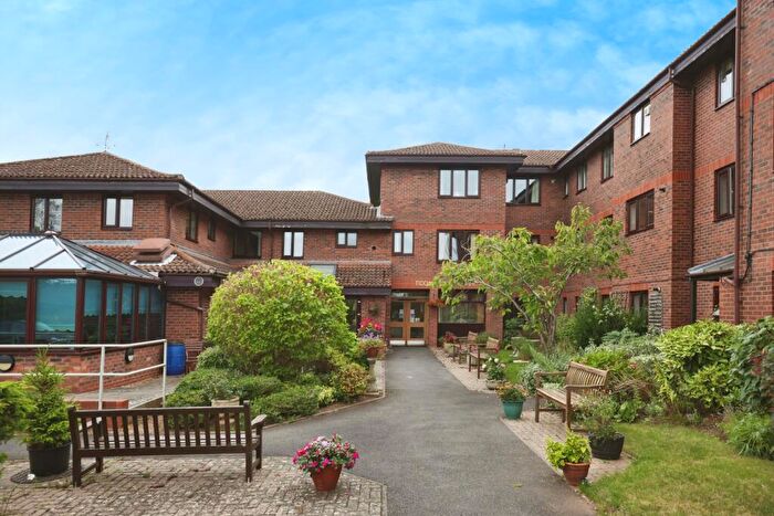 1 Bedroom Flat For Sale In Knights Lane, Tiddington, Stratford-upon-Avon, Warwickshire, CV37