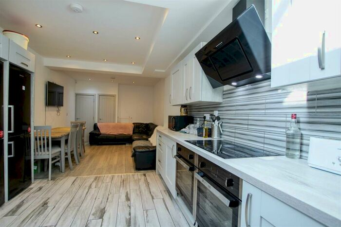 7 Bedroom House To Rent In Teignmouth Road, Birmingham, B29