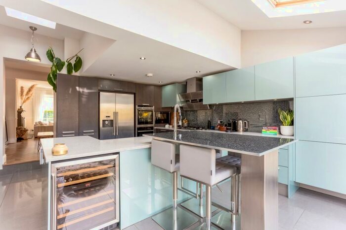 3 Bedroom Terraced House To Rent In Oxford Road Windsor, SL4