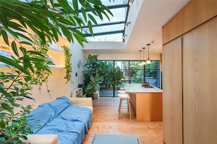 5 Bedroom Terraced House For Sale In Powerscroft Road, London, E5