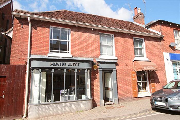 2 Bedroom Flat To Rent In High Street, Bishops Waltham, Southampton, SO32