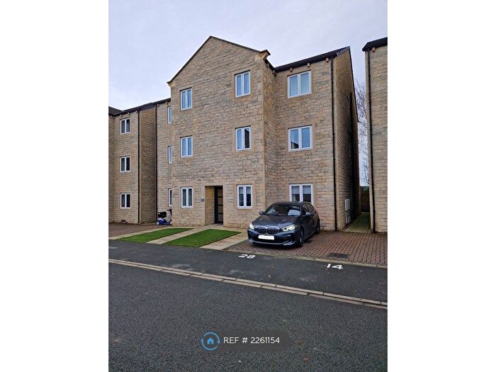 2 Bedroom Flat To Rent In Station View, Skipton, BD23