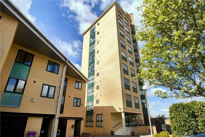 2 Bedroom Flat To Rent In Riverview Court, Old Bellgate Place, Isle Of Dogs, Westferry, Canary Wharf, London, E14