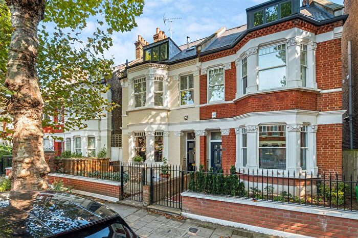 5 Bedroom Semi-Detached House For Sale In Mayfield Avenue, London, W4