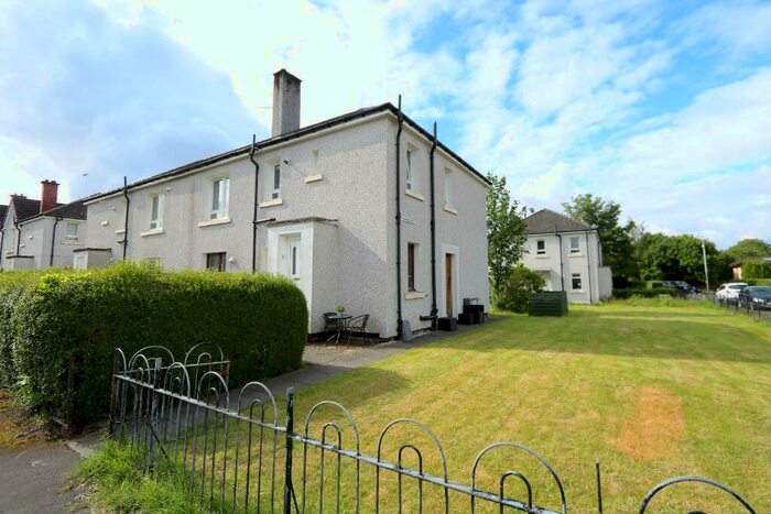 3 Bedroom Flat To Rent In Rosewood Street, Glasgow, G13