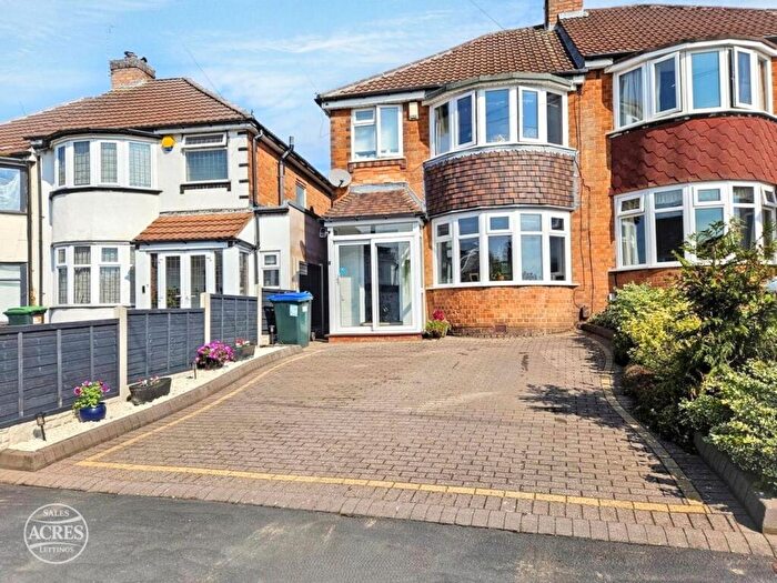 3 Bedroom Semi-Detached House For Sale In Jayshaw Avenue, Great Barr, Birmingham, B43