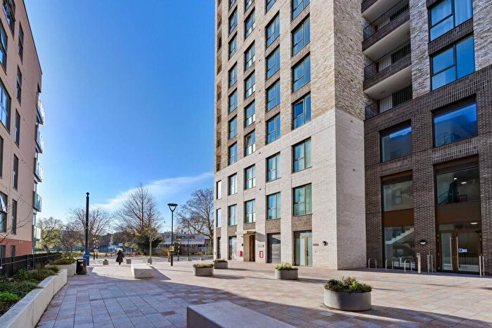3 Bedroom Flat For Sale In North West Quarter, Queen's Park, NW6