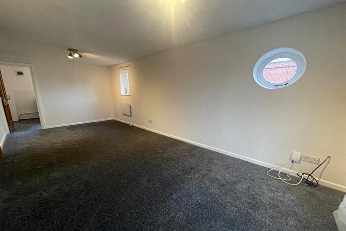 2 Bedroom Apartment To Rent In Tonnelier Road, Dunkirk, NG7