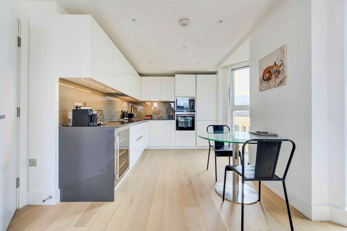 2 Bedroom Flat For Sale In Westbourne Apartments, Fulham, London, SW6