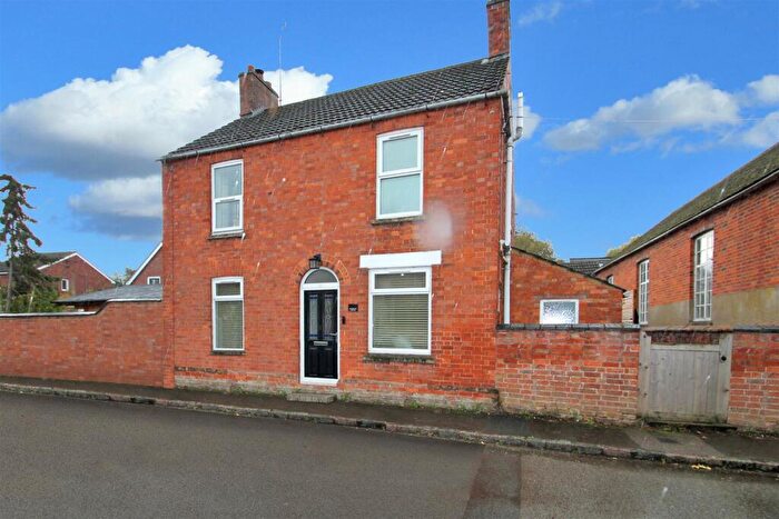 3 Bedroom Detached House For Sale In High Street., Ringstead, NN14