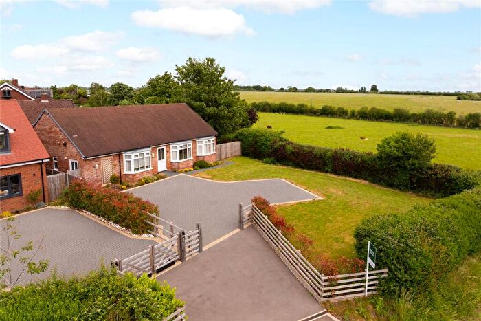 3 Bedroom Bungalow For Sale In Wolverton Road, Castlethorpe, Milton Keynes, Buckinghamshire, MK19