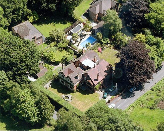 9 Bedroom Detached House For Sale In Lockhams Road, Curdridge, Southampton, Hampshire, SO32