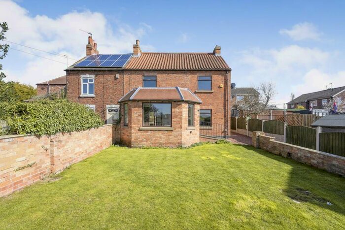 3 Bedroom House To Rent In High Street, Walkeringham, Doncaster, DN10