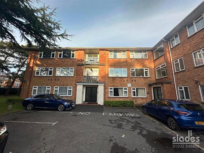 3 Bedroom Flat To Rent In Talbot Avenue, Talbot Wood, Bournemouth, BH3