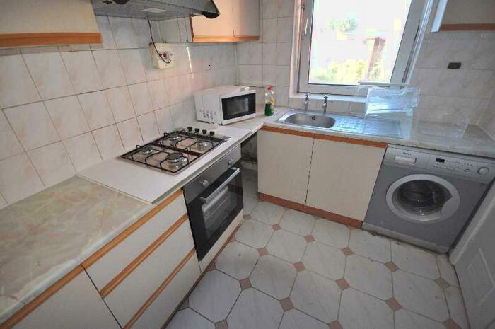 4 Bedroom Flat To Rent In Colville Estate, London, N1