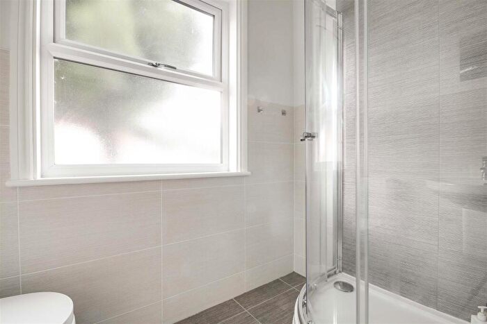 2 Bedroom Apartment To Rent In Millicent Road, West Bridgford, Nottinghamshire, NG2