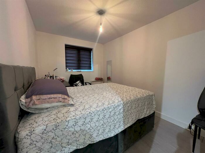 2 Bedroom Apartment To Rent In Sunningfields Road, Hendon, London, NW4