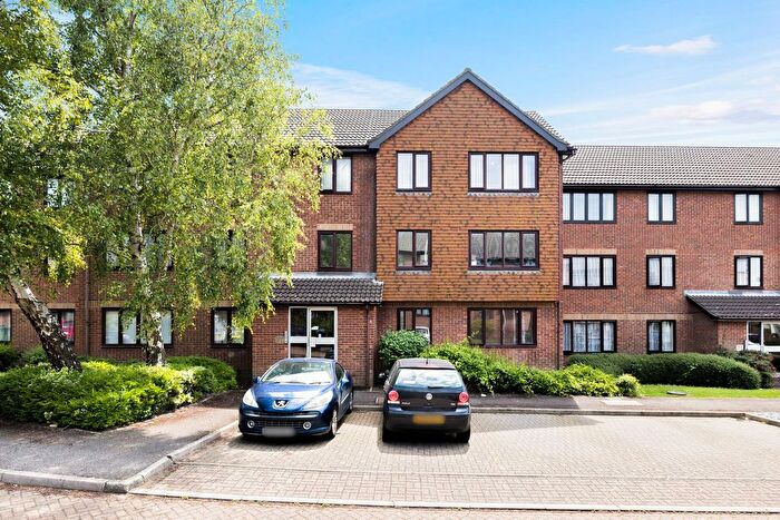 2 Bedroom Flat For Sale In Dover Road, Folkestone, Kent, CT19