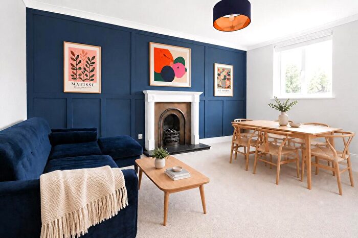 2 Bedroom Apartment For Sale In Buckingham Place, Clifton, Bristol, BS8