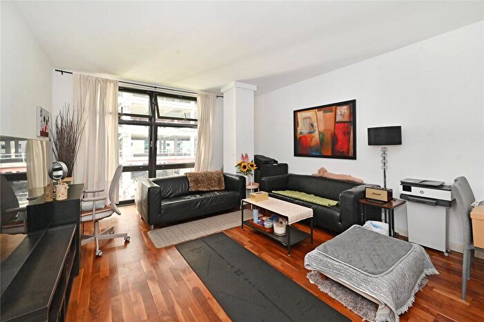 1 Bedroom Flat To Rent In South Quay Square, Canary Wharf, London, E14