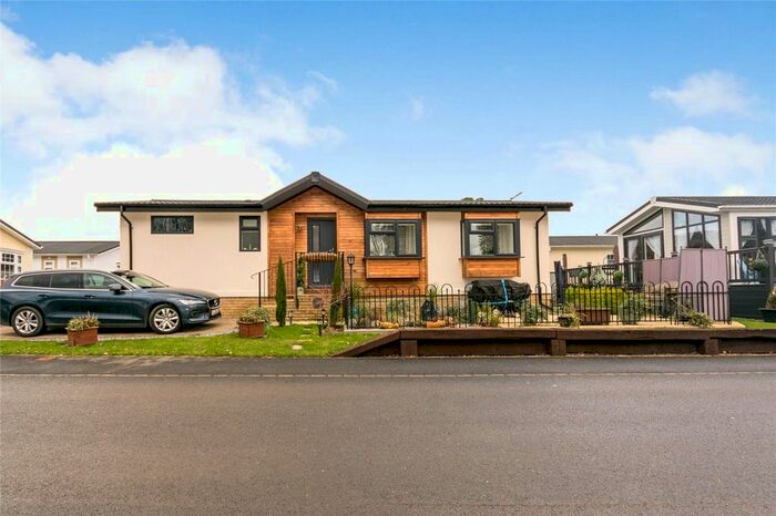2 Bedroom Mobile/park Home For Sale In Forest Road, Regency Court, Stover, Newton Abbot, TQ12