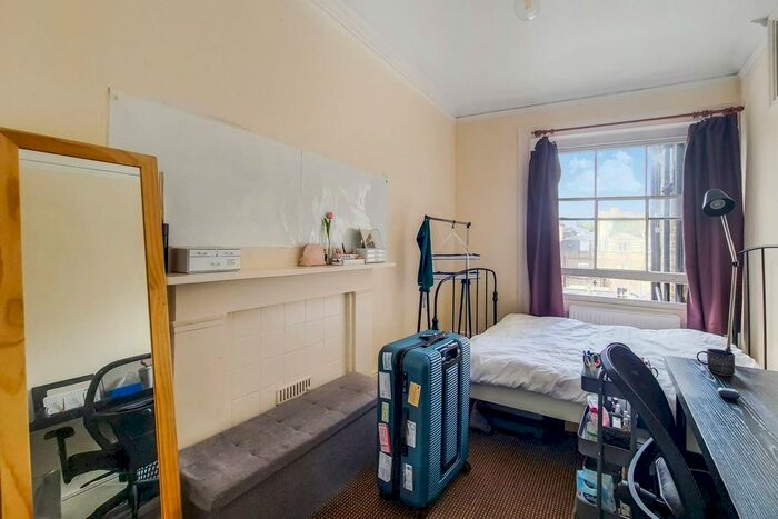 3 Bedroom Flat To Rent In Queens Gate Terrace, South Kensington, London, SW7