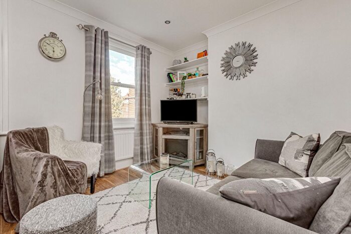 1 Bedroom Flat To Rent In Greyhound Road, Hammersmith, W6
