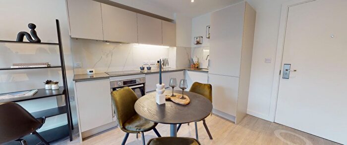 1 Bedroom Flat To Rent In Dumballs Road, Cardiff, CF10