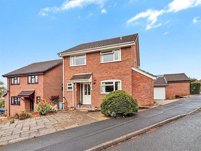 3 Bedroom Detached House For Sale In Hefford Road, East Cowes, PO32