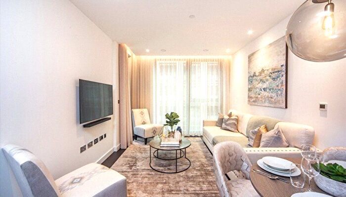 2 Bedroom Flat To Rent In Charles Clowes Walk, Thornes House, Battersea, SW11