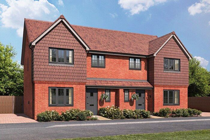 3 Bedroom Semi-Detached House For Sale In Fieldfare Lane, Finchwood Park, Wokingham, Bracknell Forest, RG40